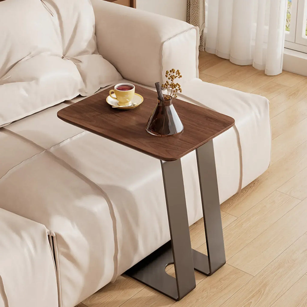 Table d'appoint minimaliste rectangulaire en bois de frêne brun en forme de C