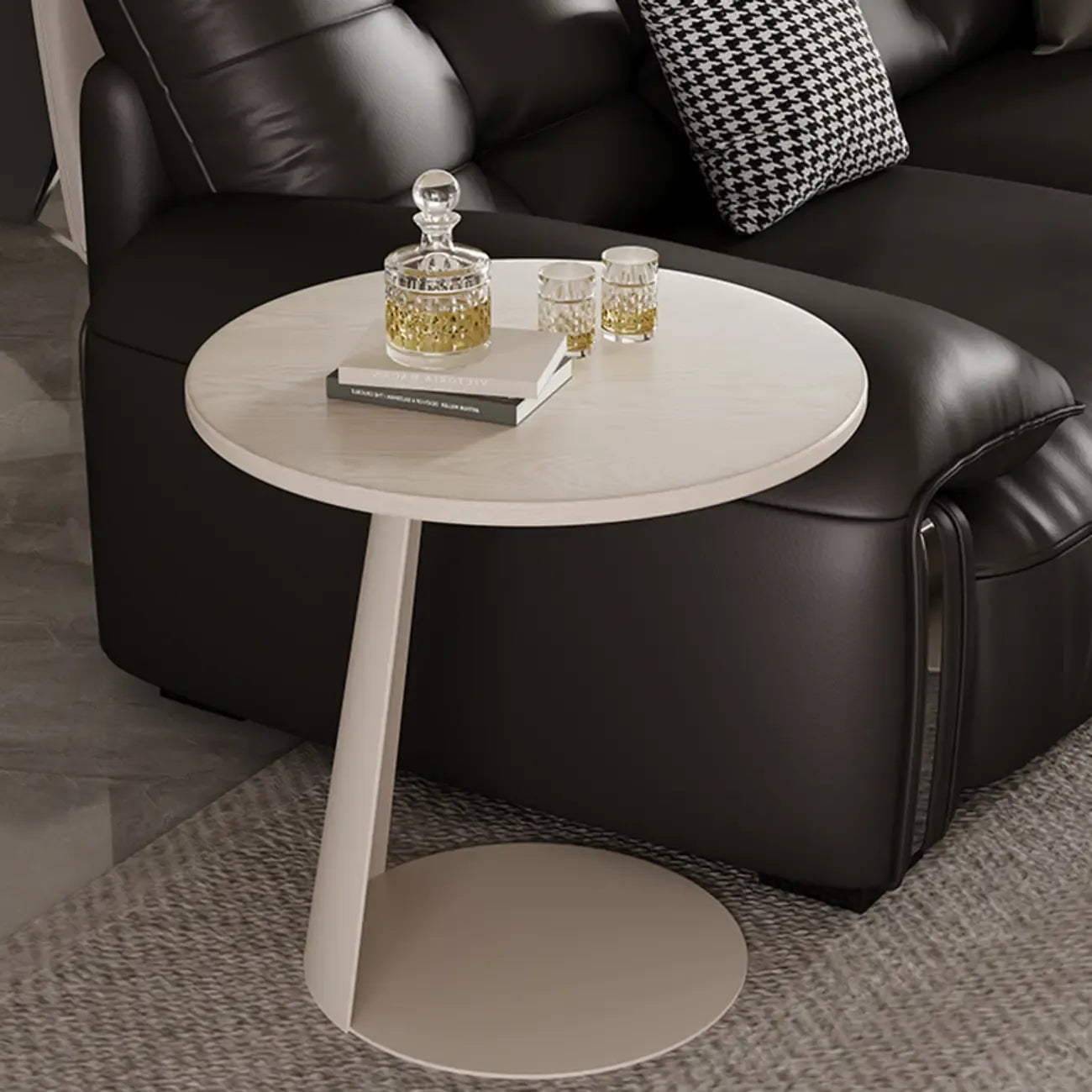 Table d'appoint ronde minimaliste noire en bois et acier en forme de C