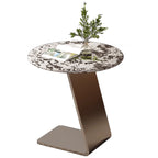 Table d'appoint contemporaine en forme de C, en pierre et acier inoxydable