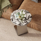 Table d'appoint contemporaine en forme de C, en pierre et acier inoxydable