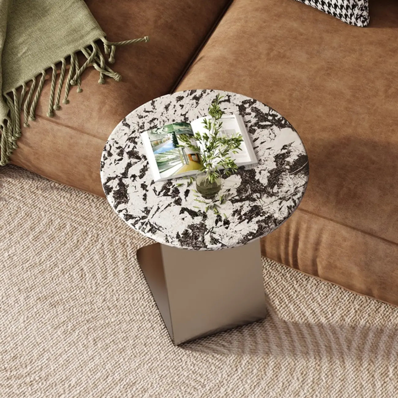 Table d'appoint contemporaine en forme de C, en pierre et acier inoxydable
