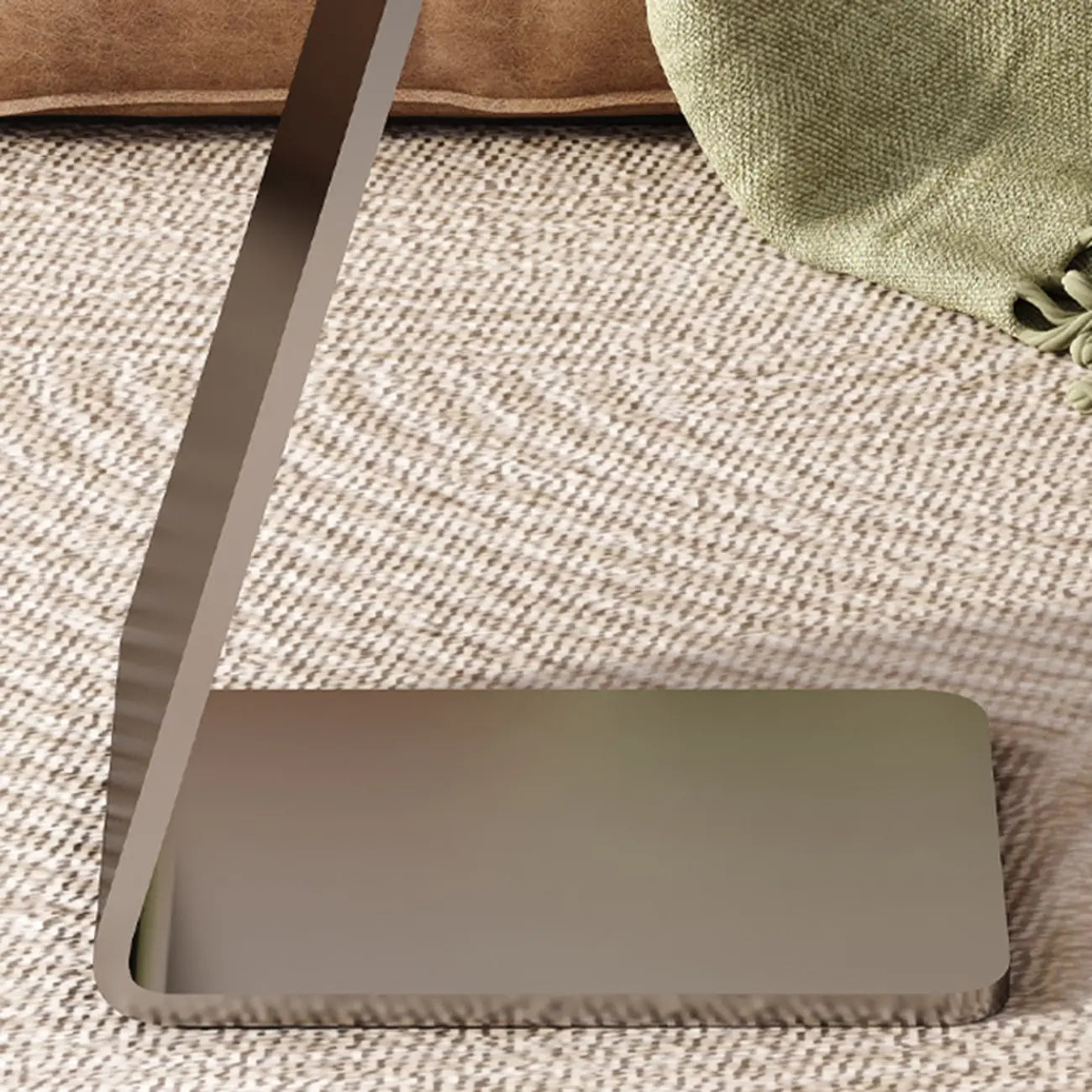 Table d'appoint contemporaine en forme de C, en pierre et acier inoxydable