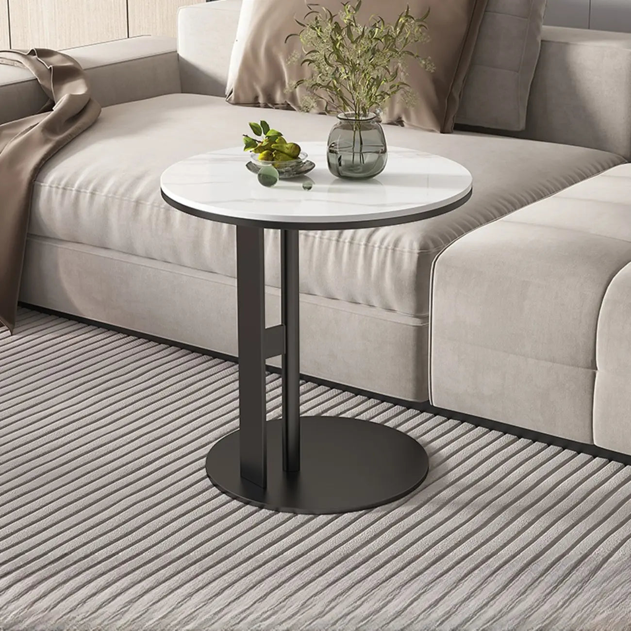 Table d'appoint moderne en acier avec plateau rond en pierre frittée et forme en C