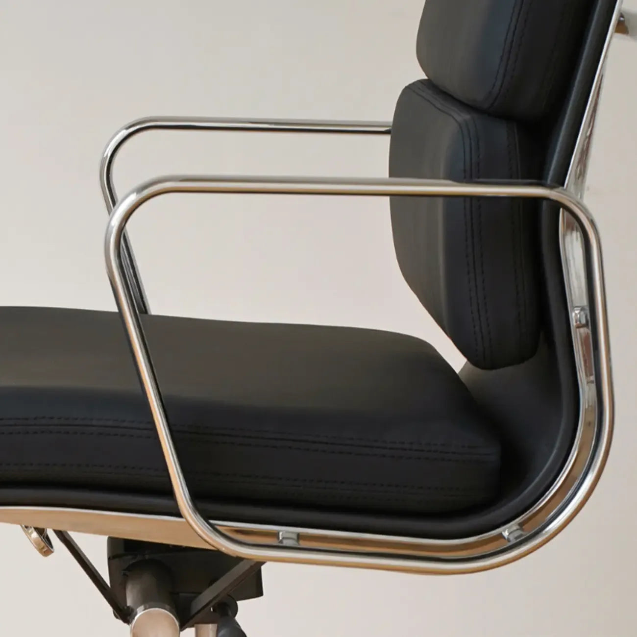 Chaise de bureau ergonomique réglable en cuir moderne