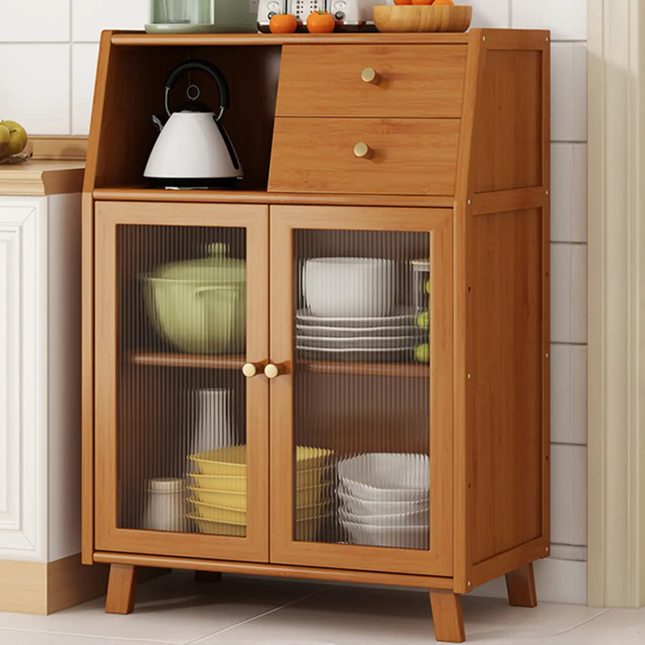 Buffet étroit moderne en bambou avec de nombreux rangements