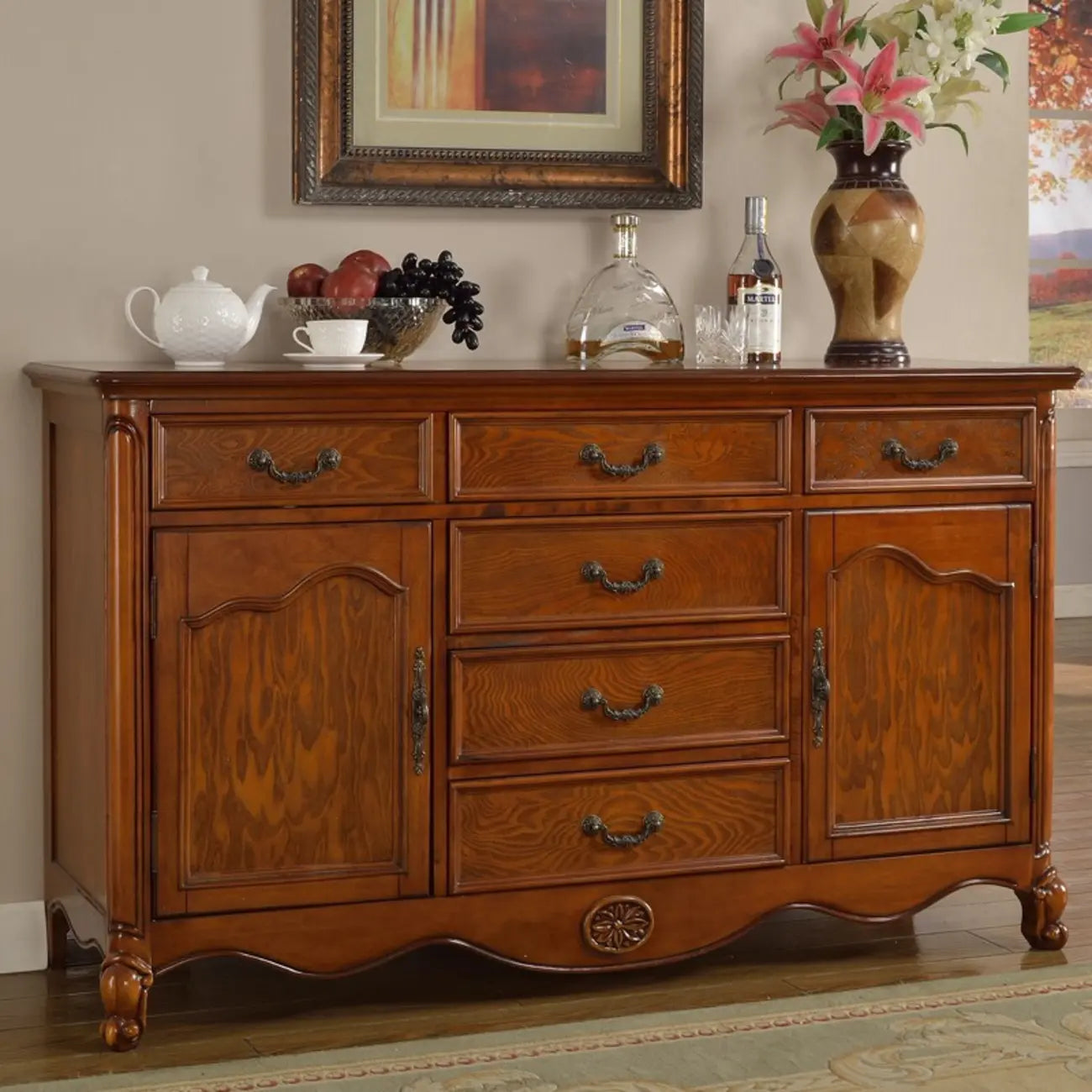 Buffet moderne en bois brun avec étagères réglables