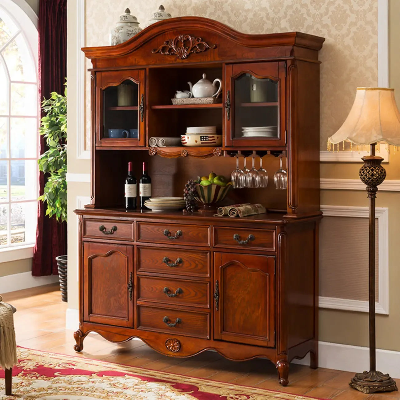 Buffet moderne en bois brun avec étagères réglables