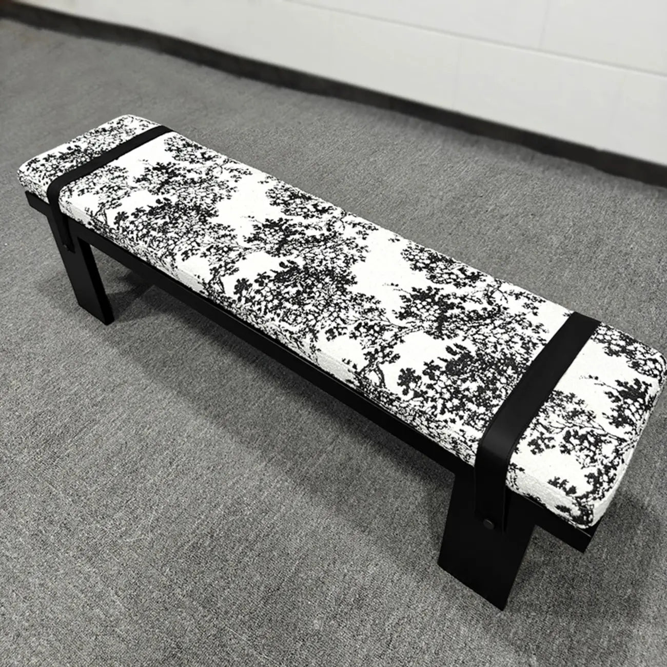 Banc de chambre minimaliste capitonné avec coussin moelleux