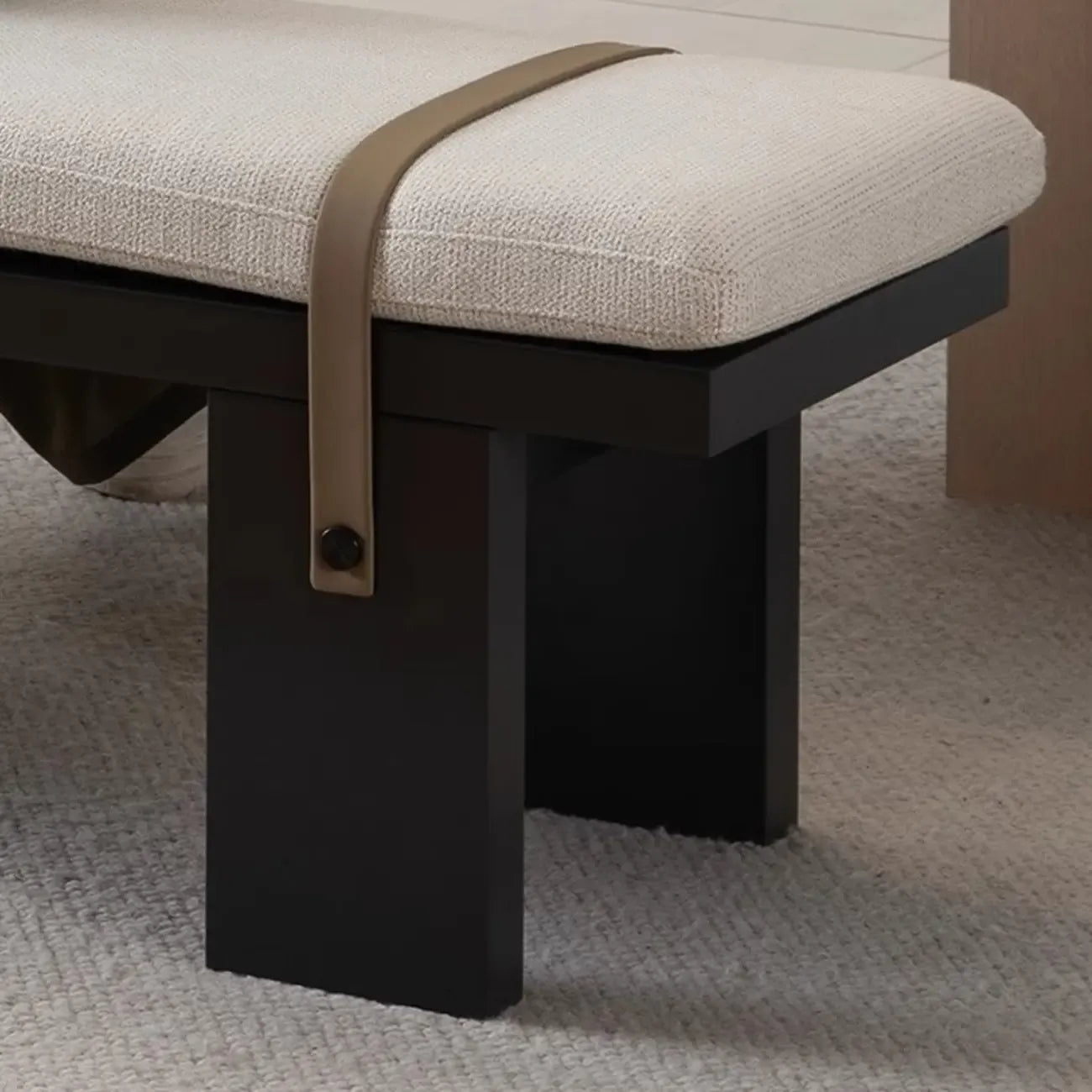 Banc de chambre minimaliste capitonné avec coussin moelleux