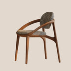 Chaise de salle à manger en bois de style moderne du milieu du siècle avec accoudoirs