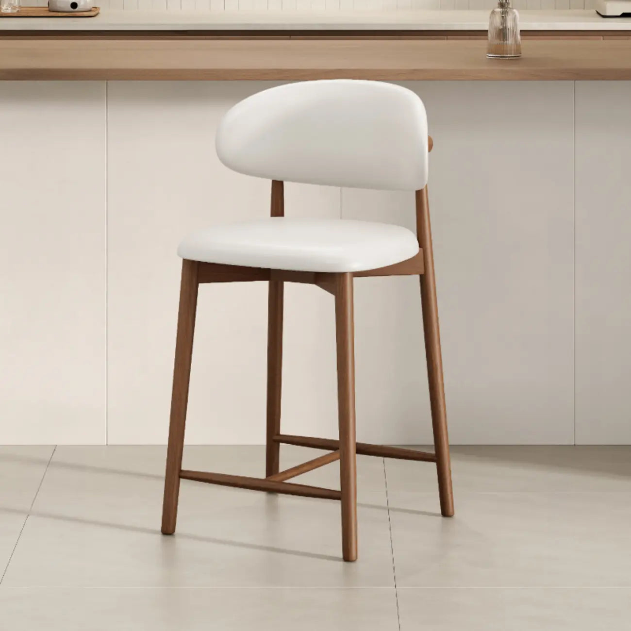 Tabouret de bar rembourré de style moderne du milieu du siècle avec dossier