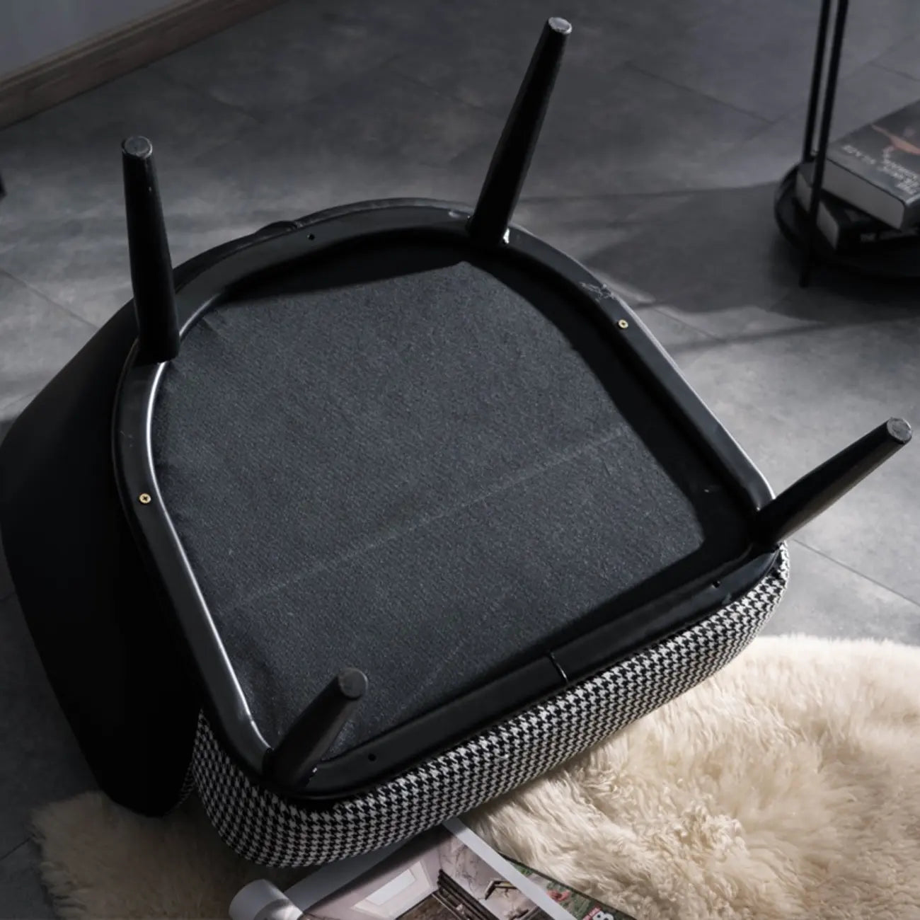 Fauteuil tonneau moderne en similicuir pour salon