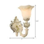 Applique murale classique vintage avec abat-jour en verre blanc à motif floral