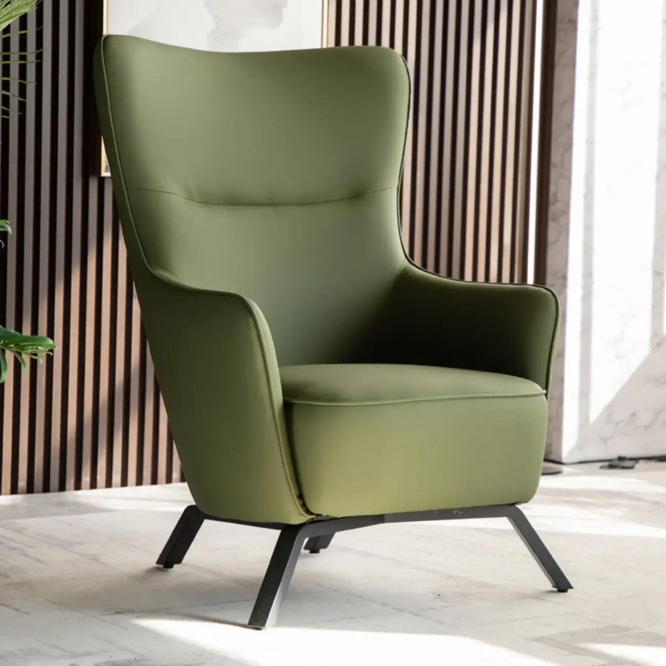 Petit fauteuil d'appoint en similicuir pour salon