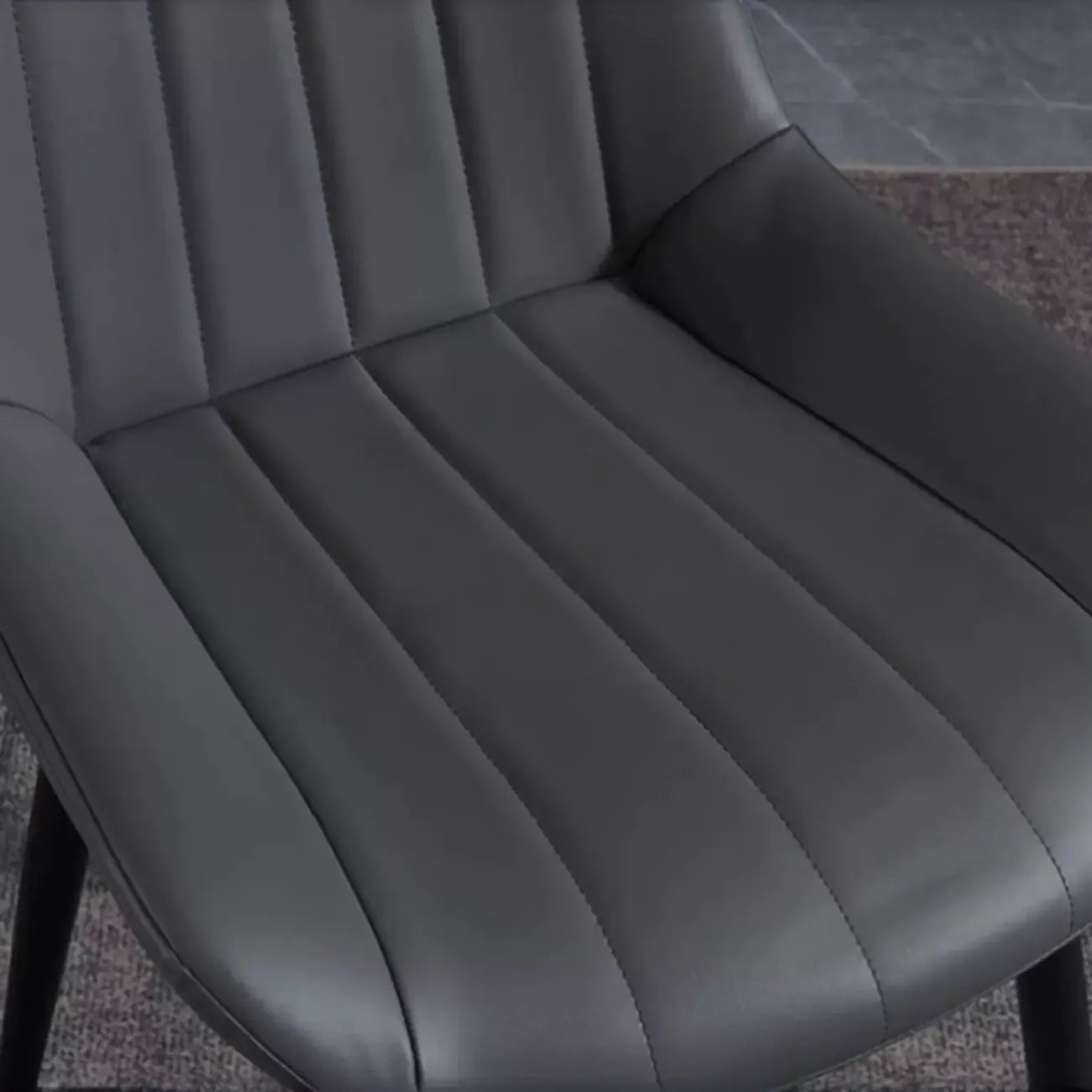 Chaise de salle à manger minimaliste à dossier bas, revêtue de cuir tressé