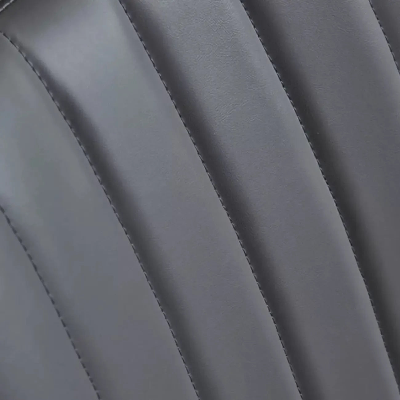 Chaise de salle à manger minimaliste à dossier bas, revêtue de cuir tressé