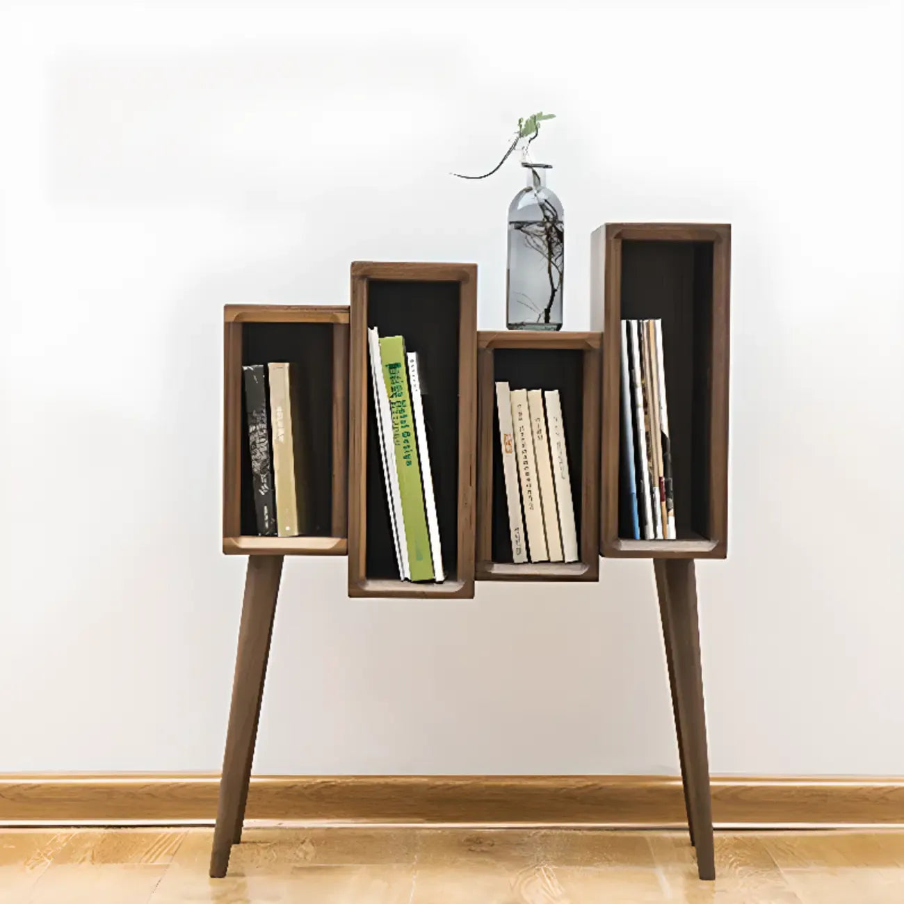 Petite bibliothèque autoportante élégante en bois, dos fermé
