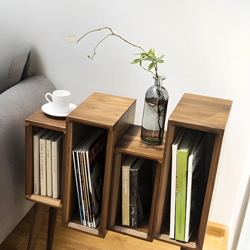Petite bibliothèque autoportante élégante en bois, dos fermé