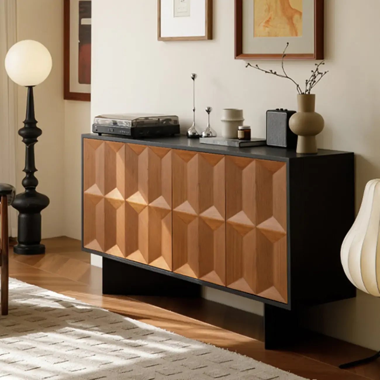 Armoire de rangement en bois de style moderne du milieu du siècle avec 4 portes