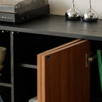 Armoire de rangement en bois de style moderne du milieu du siècle avec 4 portes