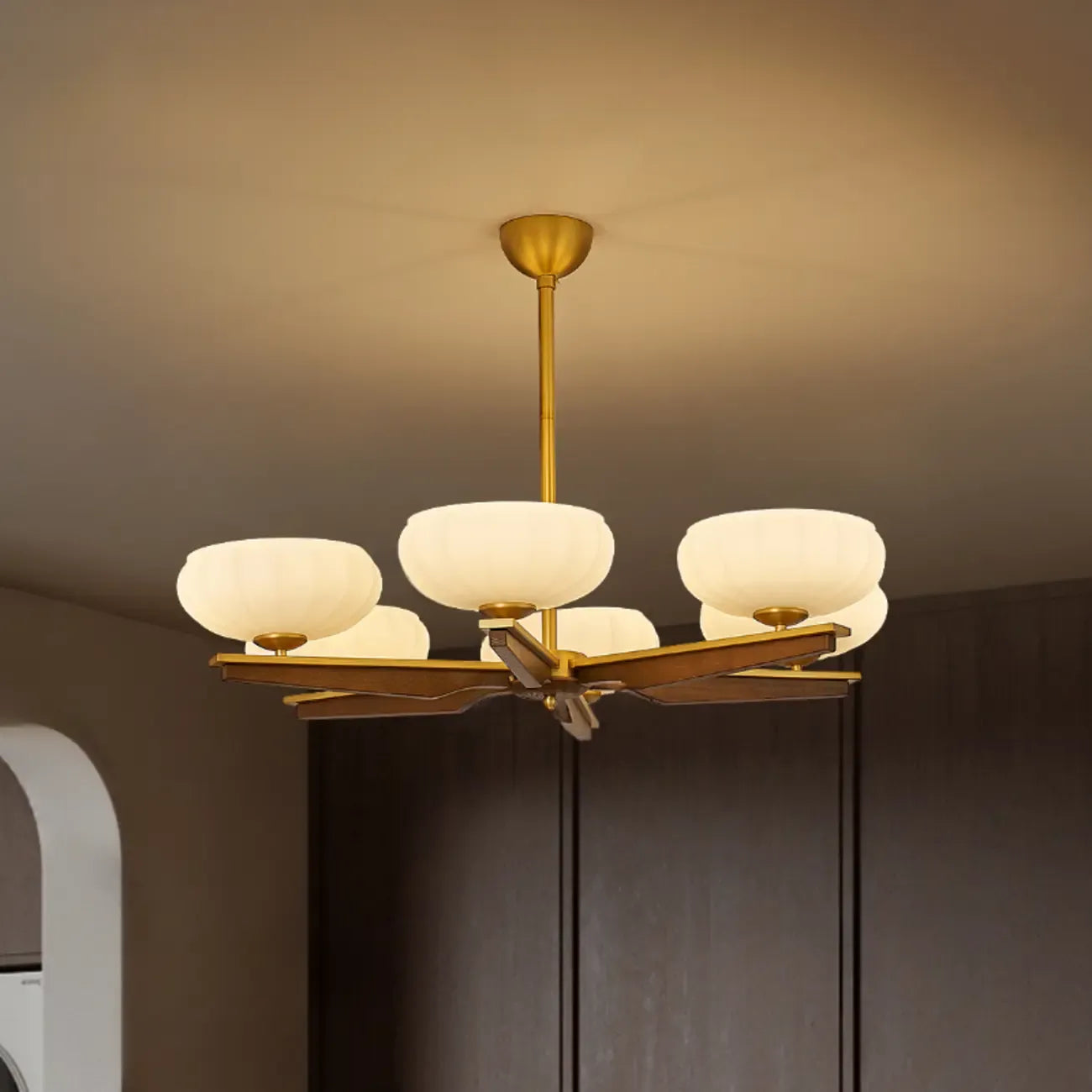 Lustre linéaire moderne en verre doré en forme de fleur