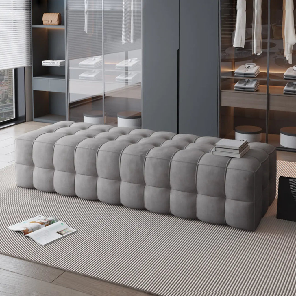 Banc de chambre long et rembourré gris clair contemporain