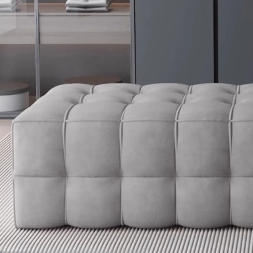 Banc de chambre long et rembourré gris clair contemporain