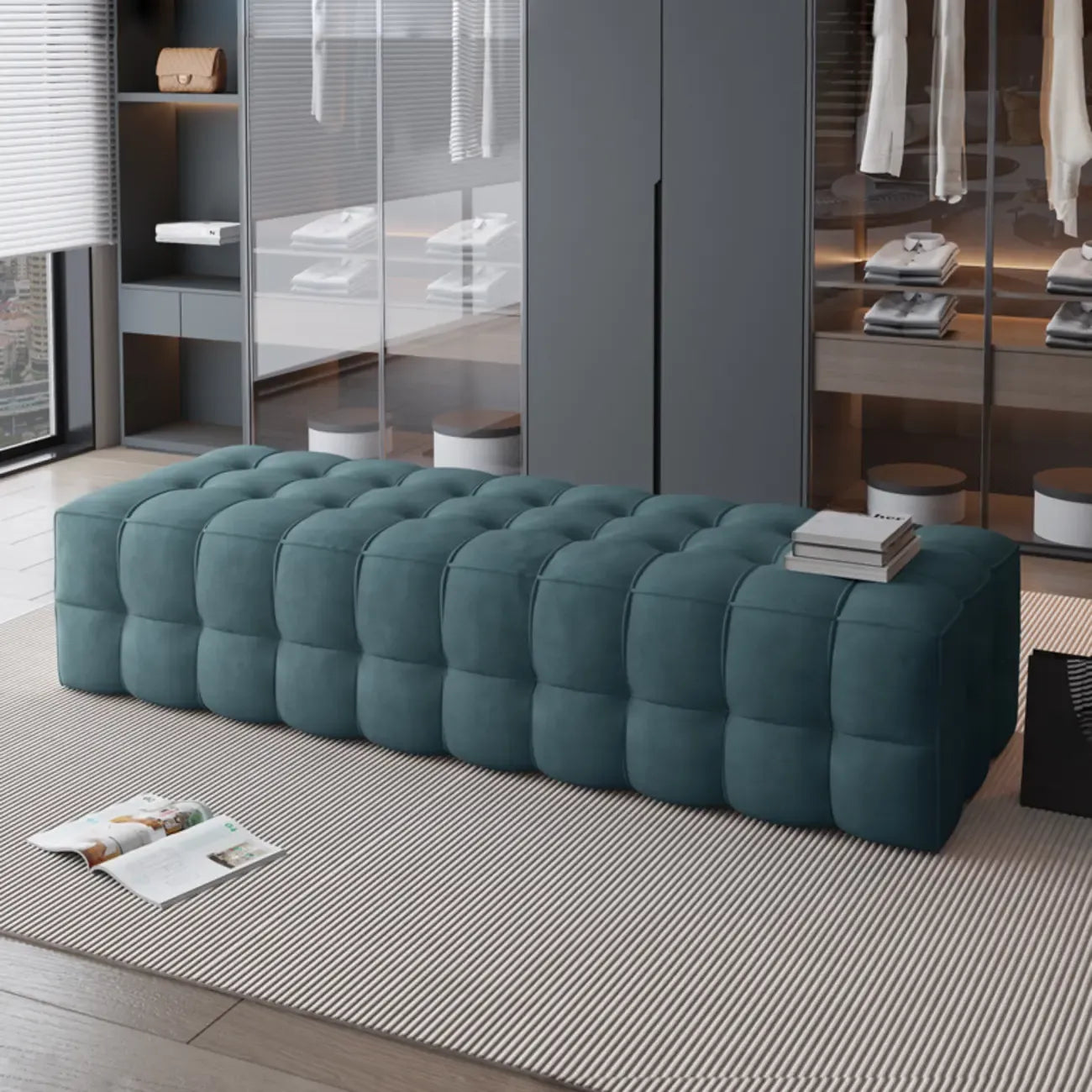 Banc de chambre long et rembourré gris clair contemporain