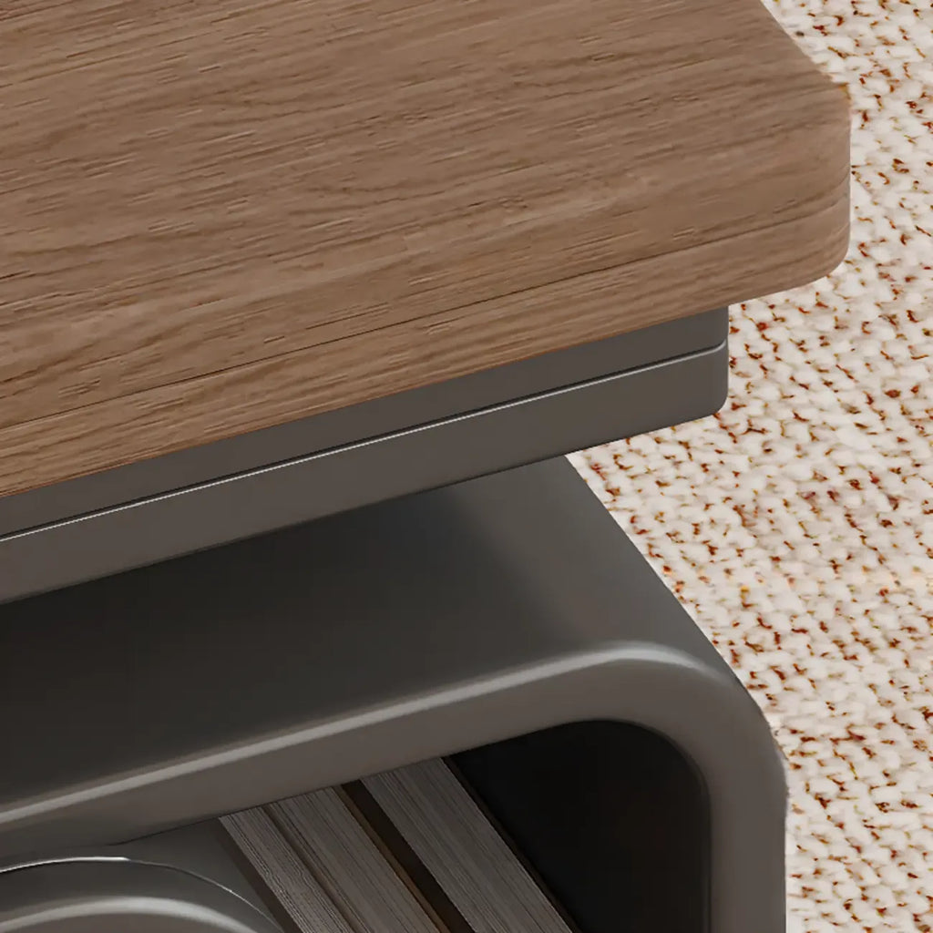 Tavolino moderno in legno con ruote e piano regolabile