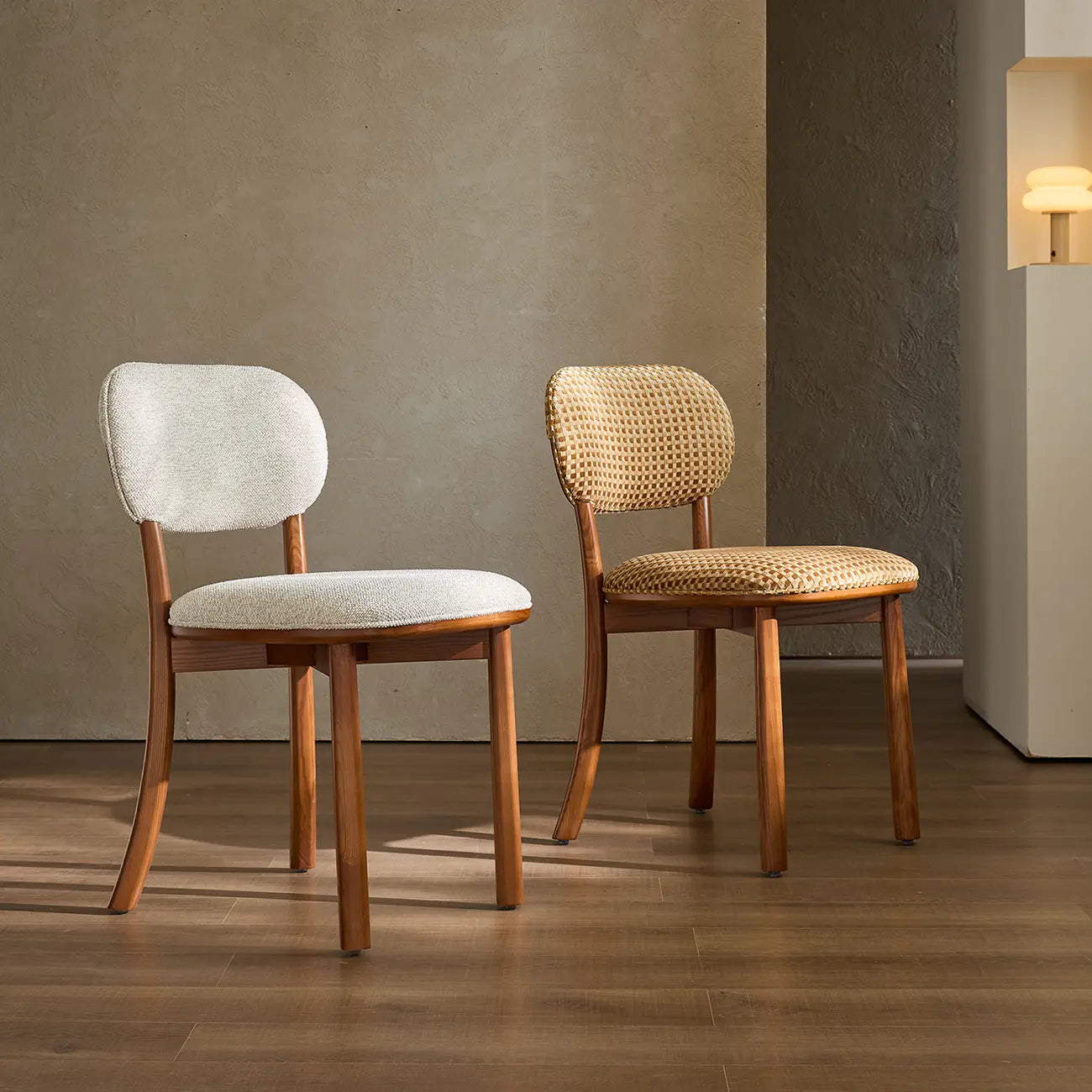 Chaise de salle à manger moderne sans accoudoirs, en bois massif rembourrée