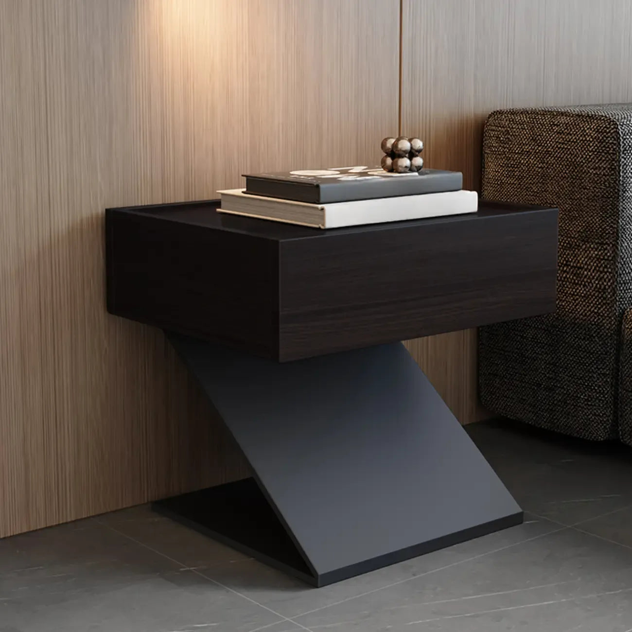 Table de chevet moderne en bois avec tiroir et piètement en Z