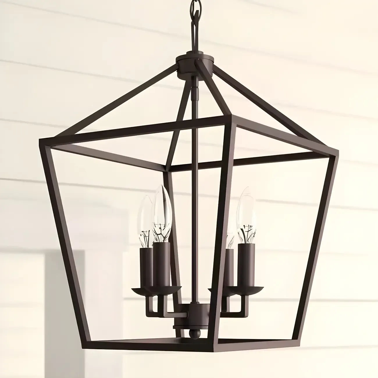 Lustre lanterne géométrique en métal noir au design moderne