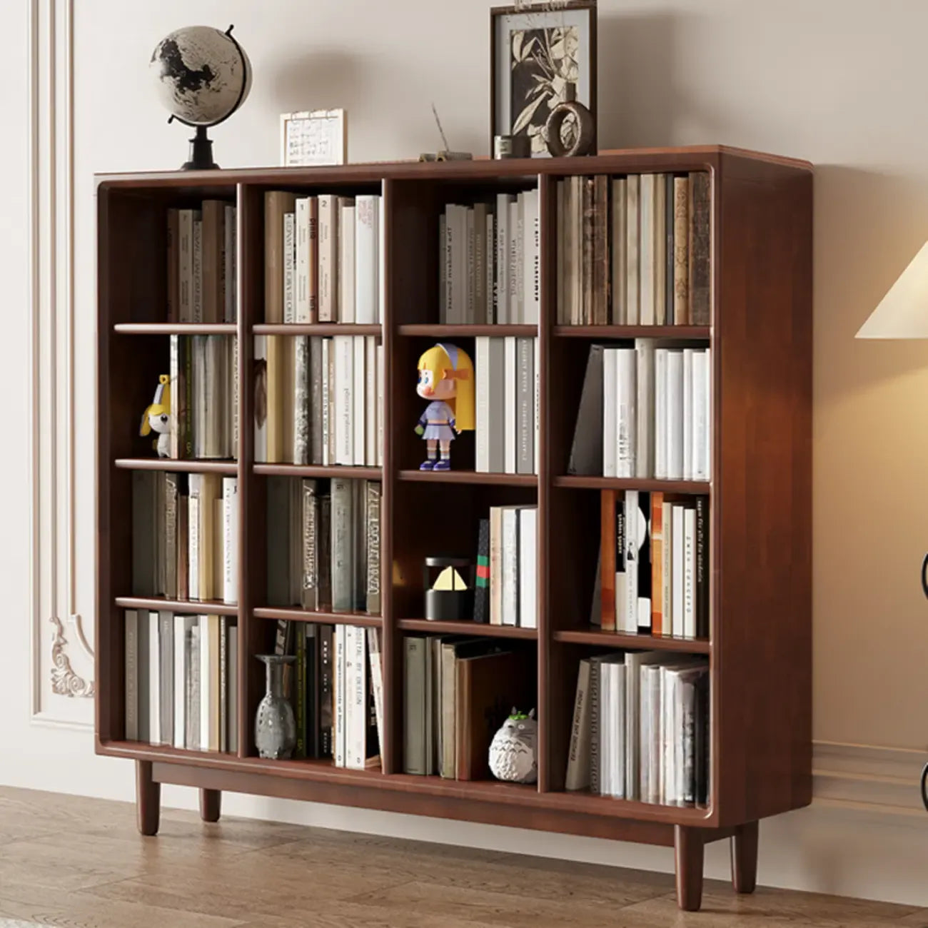Bibliothèque sur pied en chêne massif de style moderne du milieu du siècle, à dos fermé