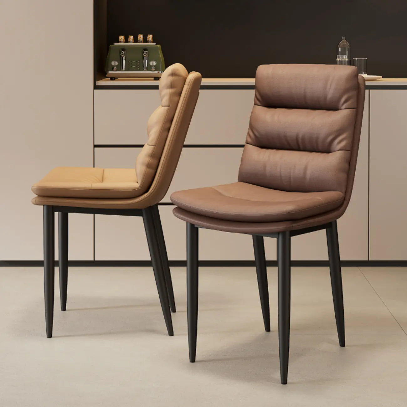 Chaise de salle à manger moderne capitonnée en similicuir