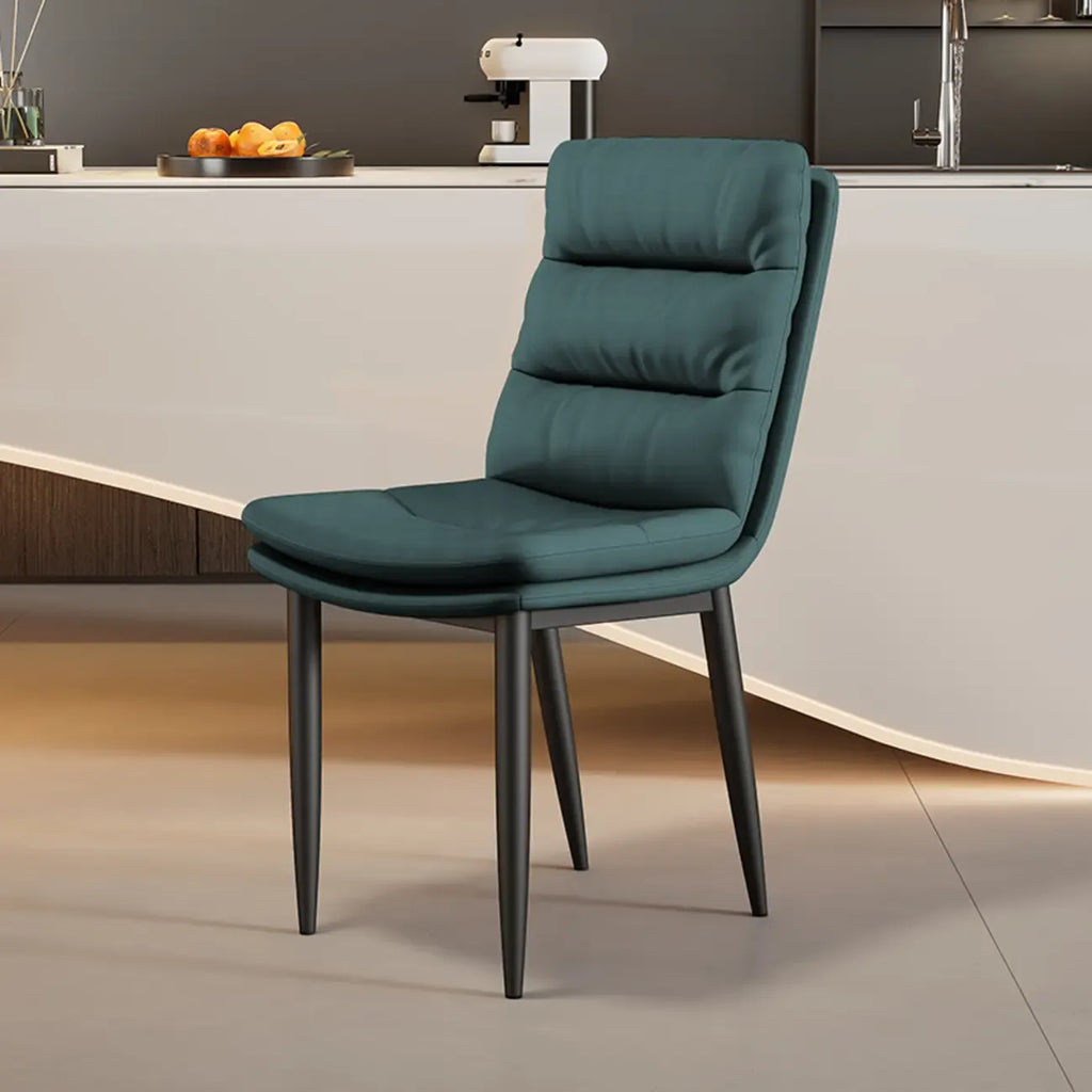 Chaise de salle à manger moderne capitonnée en similicuir