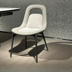 Chaises de salle à manger contemporaines orange rembourrées à dossier ouvert
