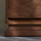 Table de chevet compacte et moderne en bois avec tiroir