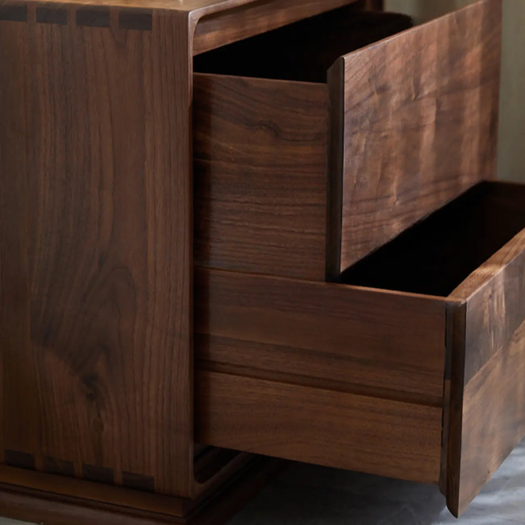 Table de chevet compacte et moderne en bois avec tiroir