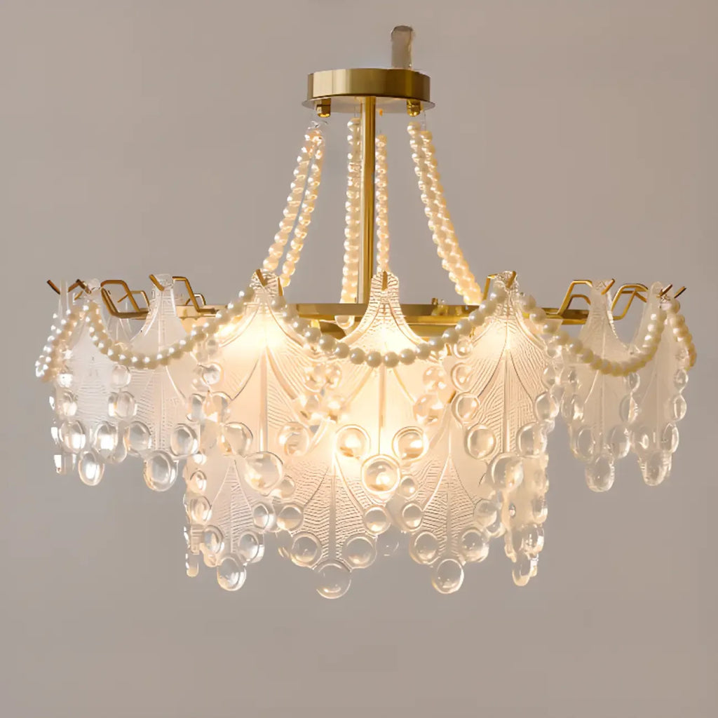 Lustre en perles de cristal doré au design élégant
