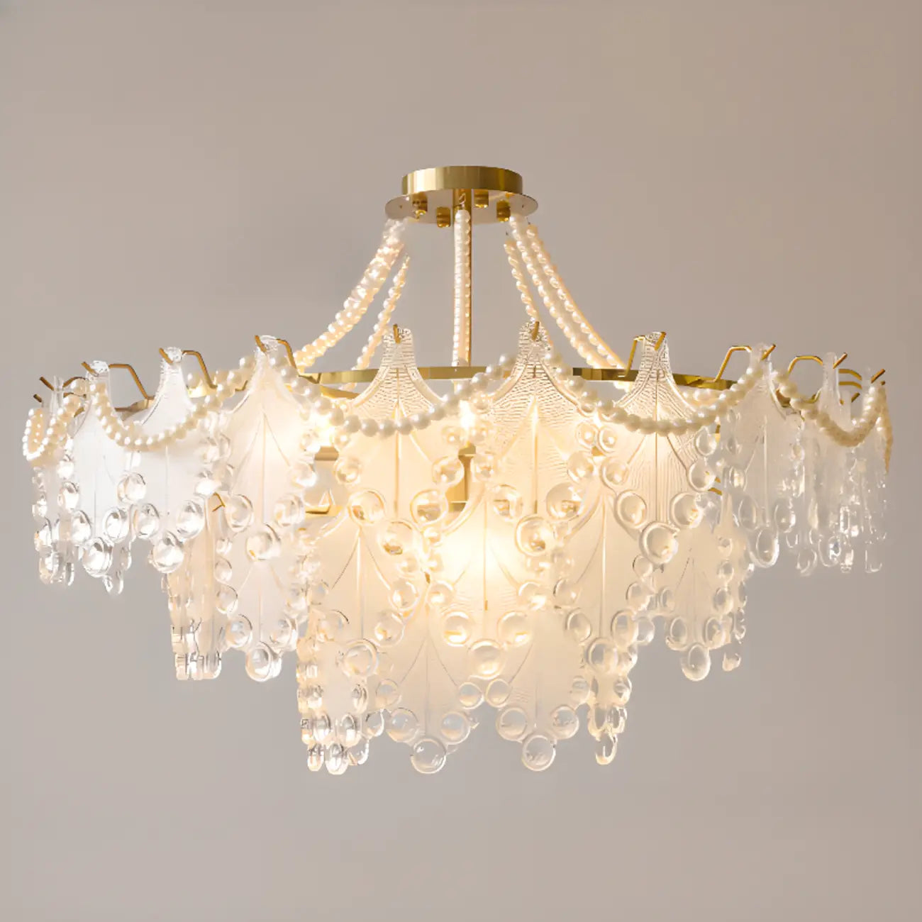 Lustre en perles de cristal doré au design élégant