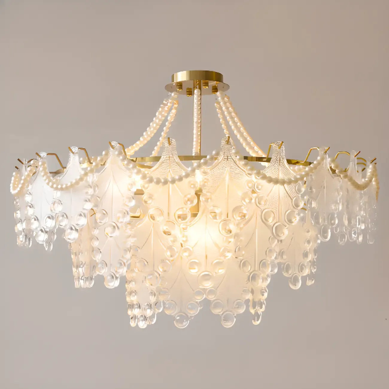 Lustre en perles de cristal doré au design élégant