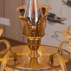 Lustre moderne linéaire en cristal et verre doré à motif floral
