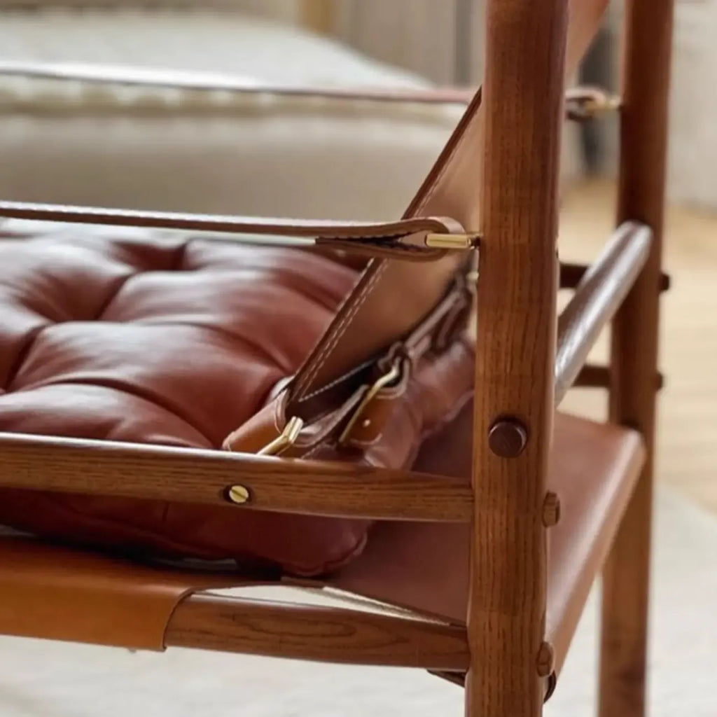 Fauteuil de salon moderne du milieu du siècle en cuir de selle