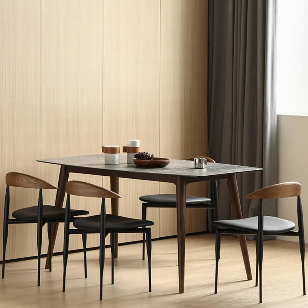 Chaise de salle à manger moderne du milieu du siècle avec assise en cuir noir