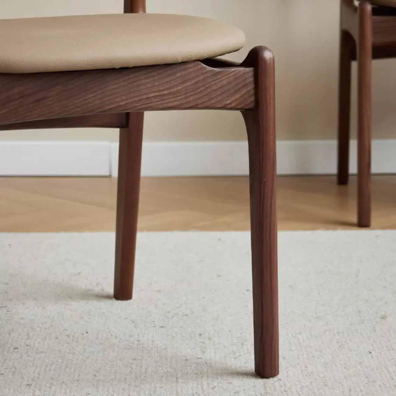 Chaise de salle à manger moderne sans accoudoirs en similicuir