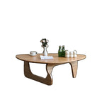Table basse triangulaire moderne en bois au design abstrait