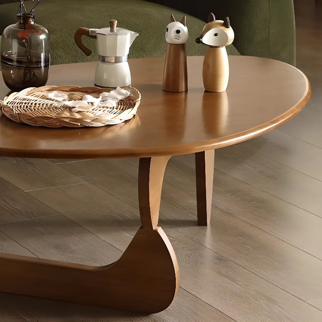 Table basse triangulaire moderne en bois au design abstrait