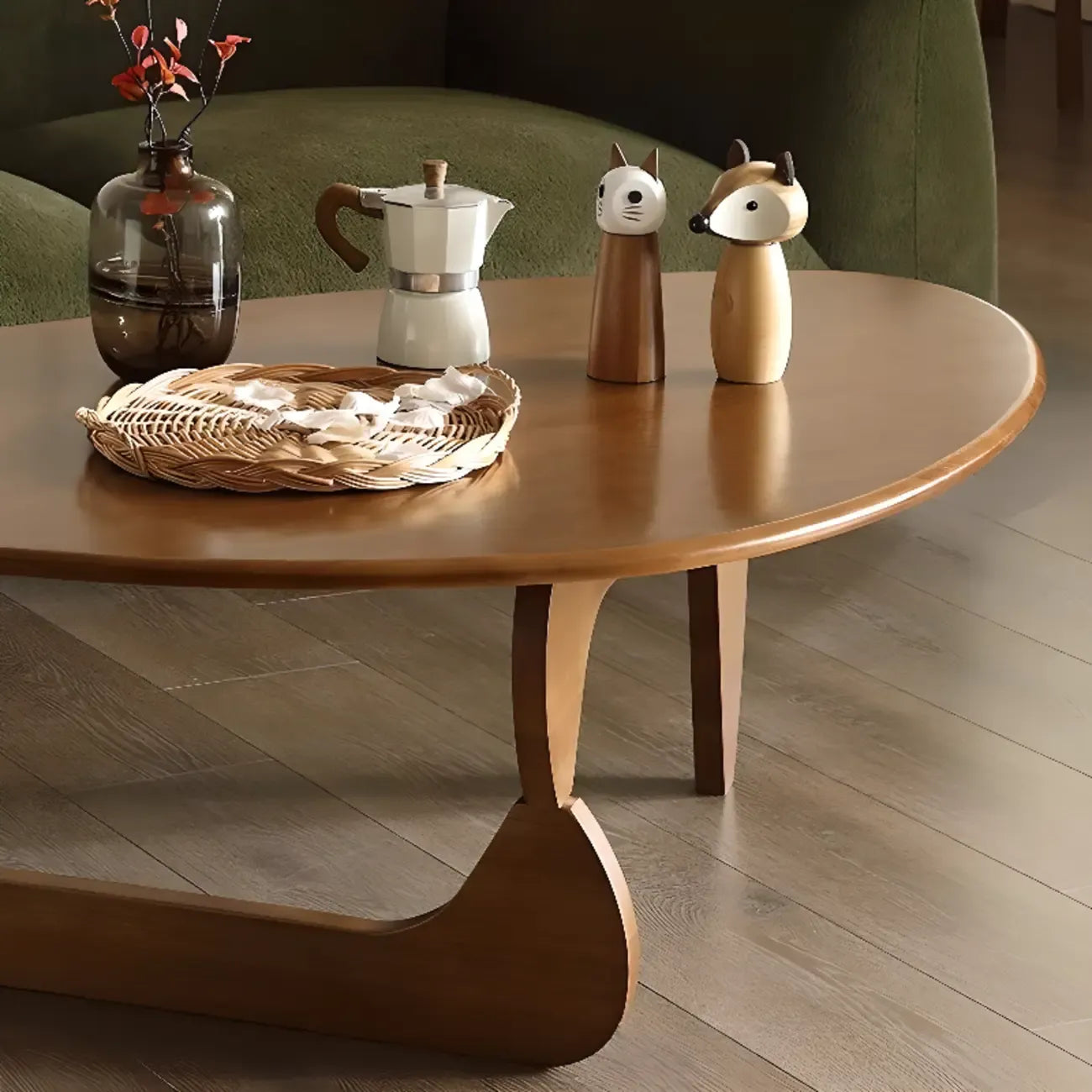 Table basse triangulaire moderne en bois au design abstrait