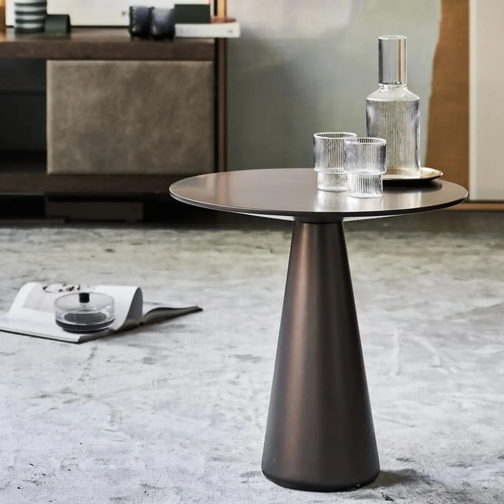 Table d'appoint moderne ronde en métal marron avec pied central