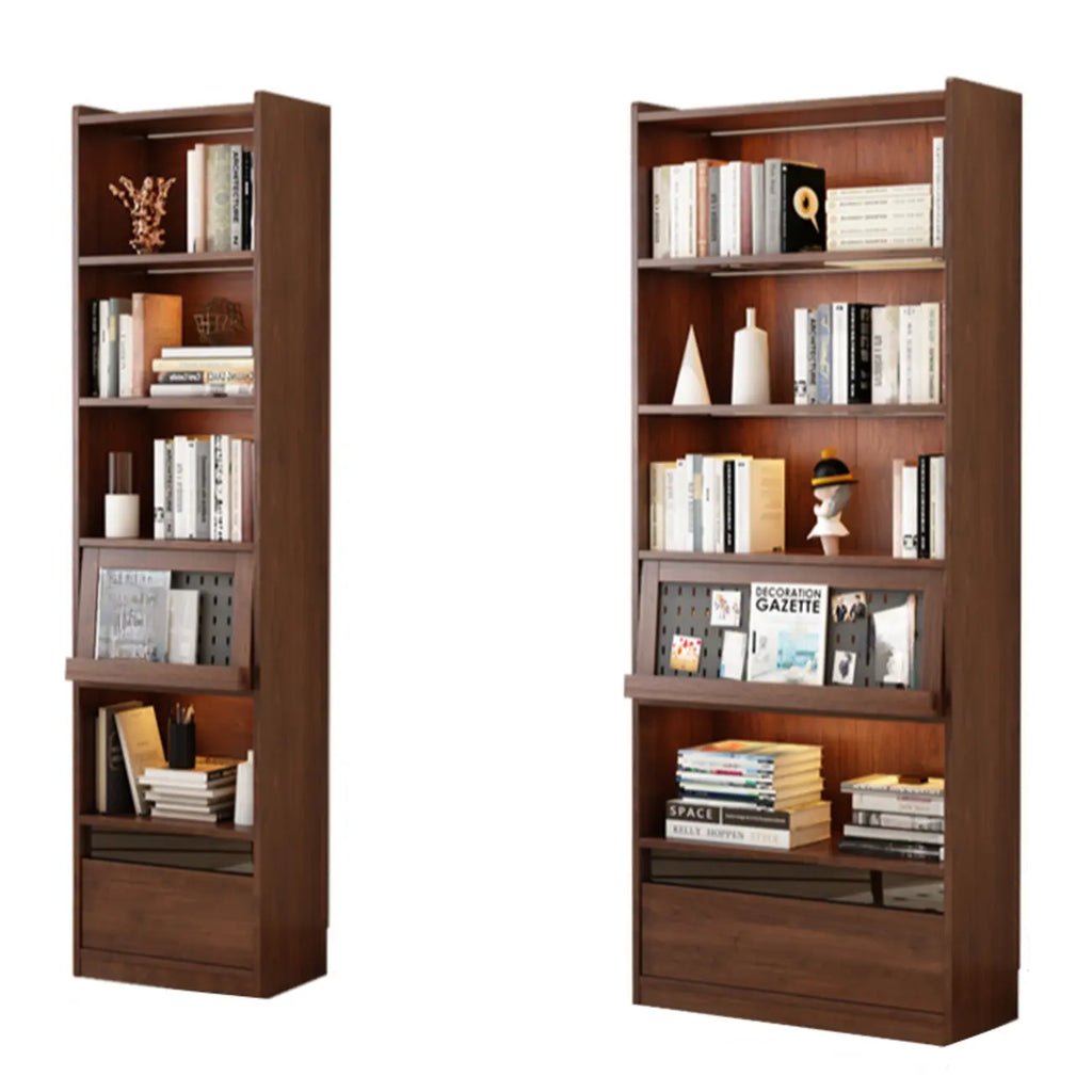 Bibliothèque verticale haute en bois brun de style milieu du siècle avec tiroirs